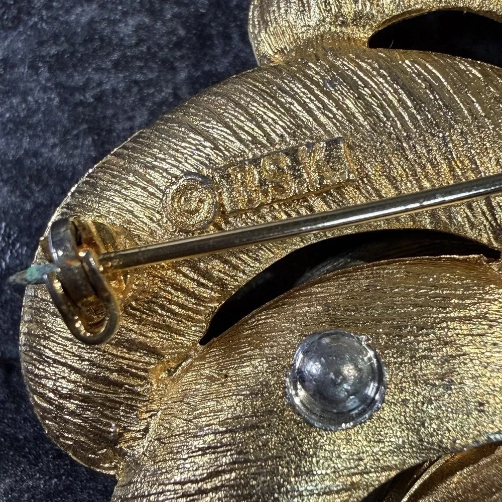 Vintage BSK Textured Swirl‎ Fan Leaf Rhinestone Gold Tone Brooch Pin LARGE